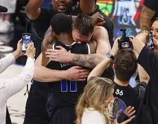 欧锦赛奥格涅诺维奇单手传后三视频